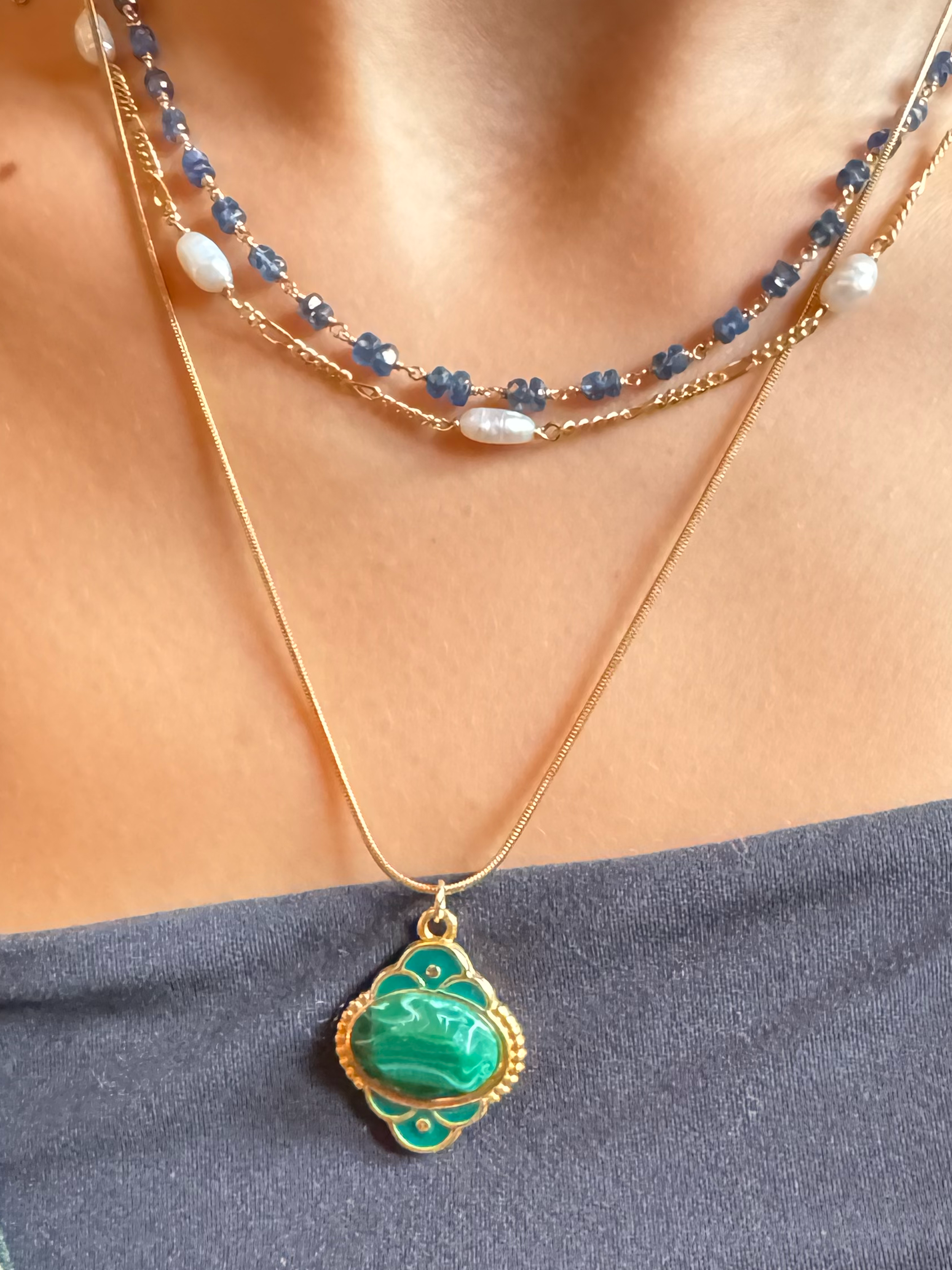 Pendant Necklace Large White Image