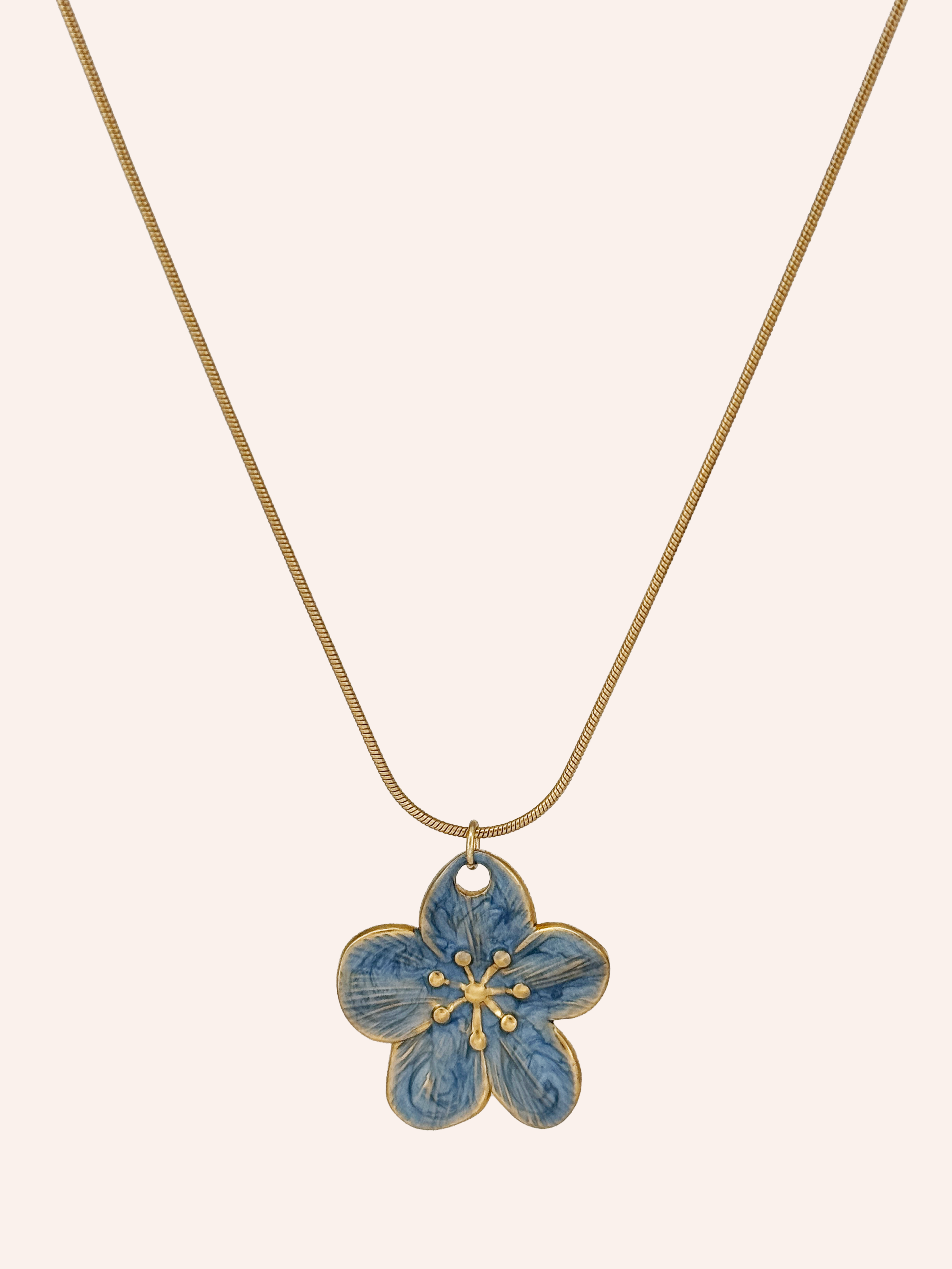 Pendant Necklace Large White Image