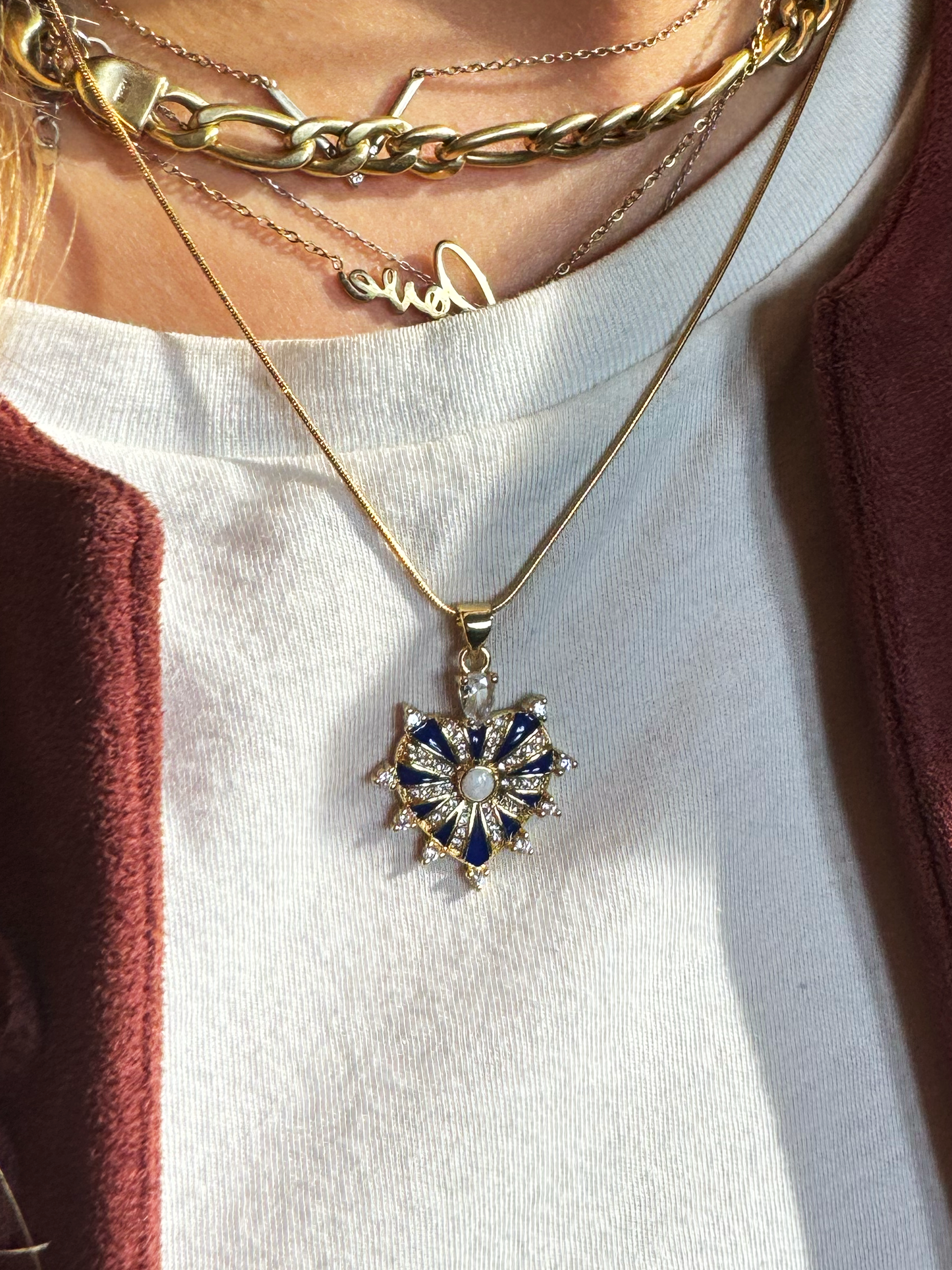 Pendant Necklace Large White Image