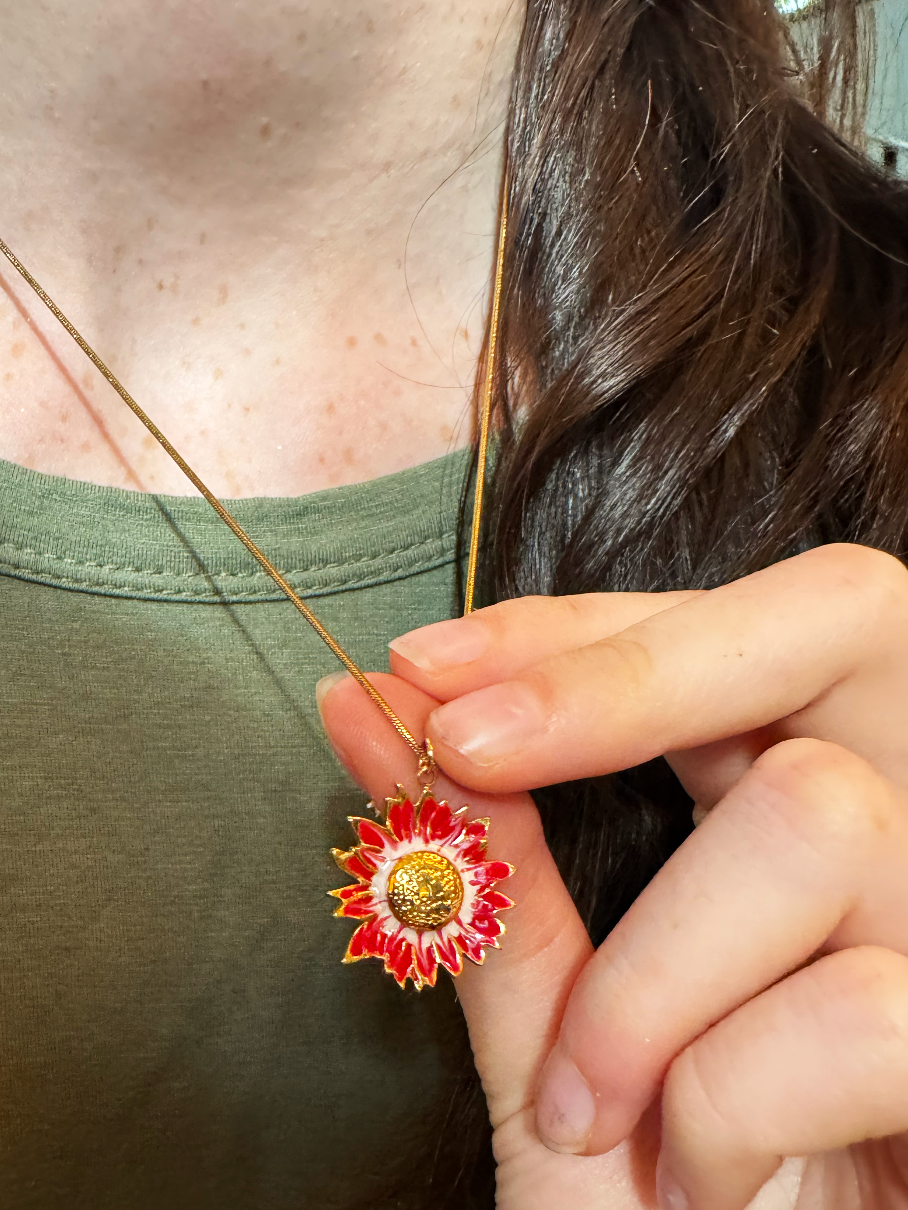 Pendant Necklace Large White Image